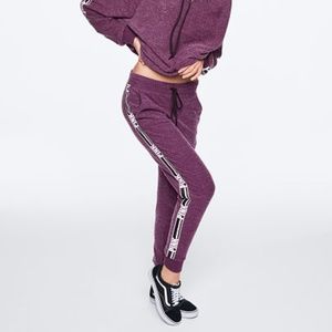 NEW VS PINK Cozy Classic Jogger in Black Orchid